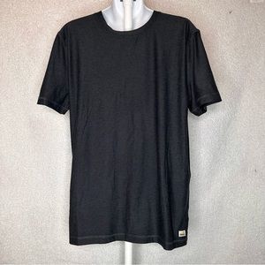 Vuori Men’s Shirt Size Medium